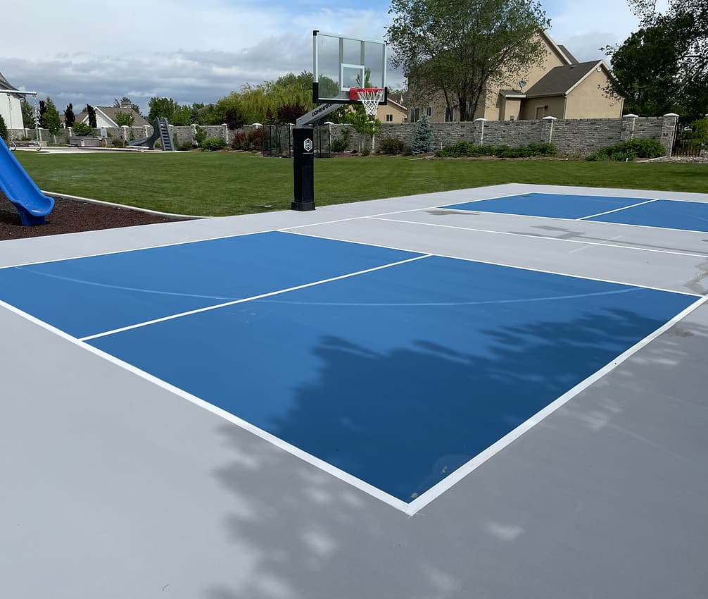 North Florida pickleball court with blue and gray surfacing